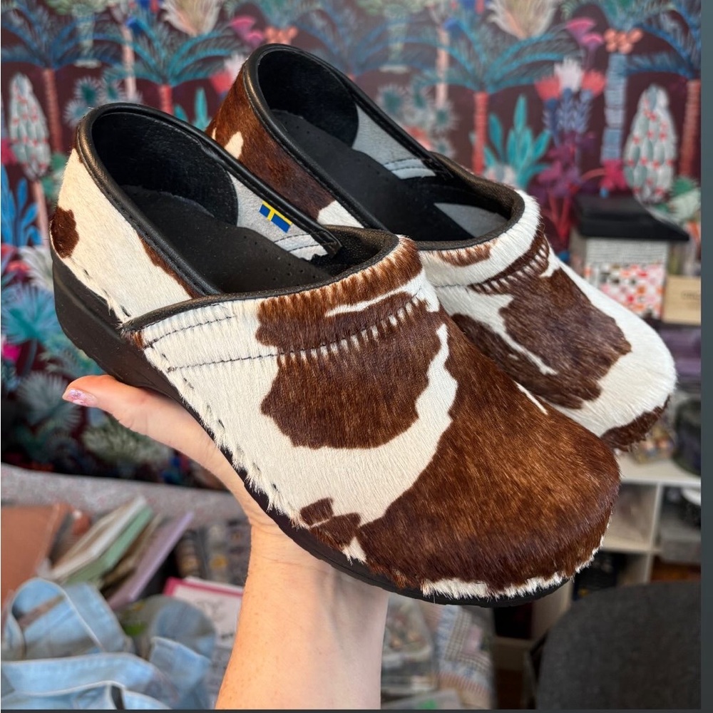 BJORK Cow Print Women's Clogs
